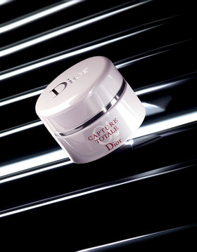 Jean-Charles RECHT - Photographe Cosmétique - PARIS - CAMPAGNE DIOR